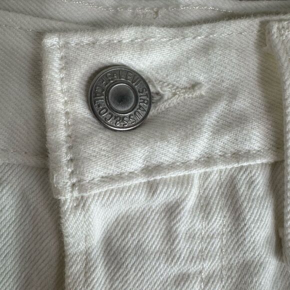 Levi's Women's 501 White Raw Hem Distressed Jean Shorts Size 26 - Picture 5 of 8